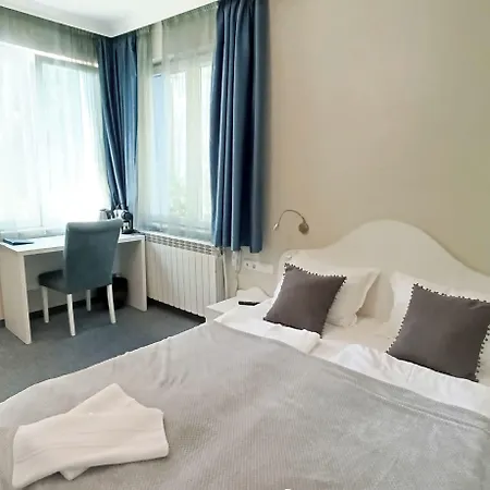 Готель Family Belle Epoque 3*